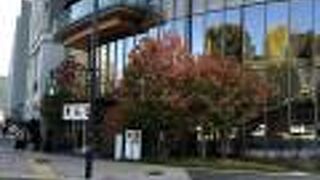 地下にあります