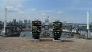 夜景は絶景だがカップル率が高い　