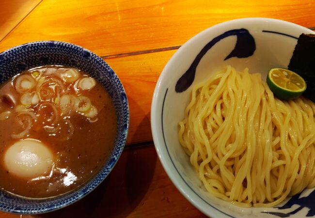 本物のつけ麺はこういうのんか