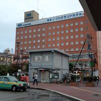 会津若松駅前広場に隣接していて立地はよし。