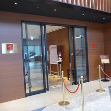 ダイヤモンド・ファストクラス搭乗口から直結しています