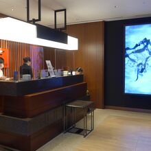 ラウンジ受付