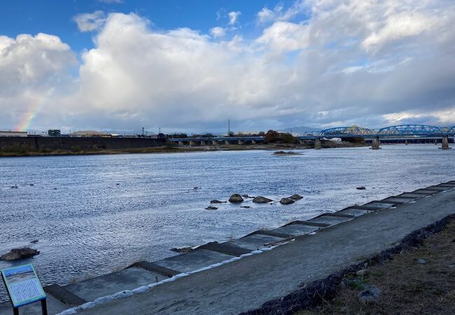 木曽川渡し場遊歩道の竹林が素敵