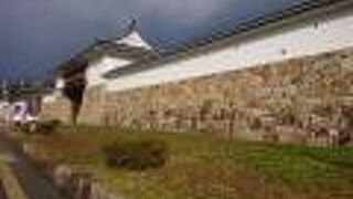 紅葉の田辺城跡散策