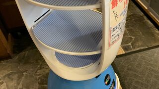 「鮮ちゃん」(配膳ロボット) が運んでくれるお店…