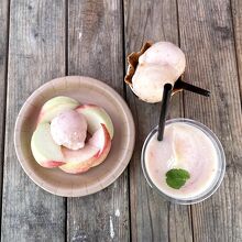 カフェ横のジェラート売り場のジェラート