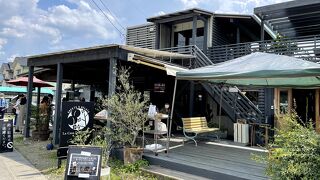 大行列ができる人気パフェ