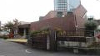 レンガ造りの聖堂です