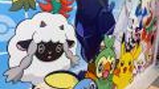 ぬいぐるみ、カード、お菓子系が中心