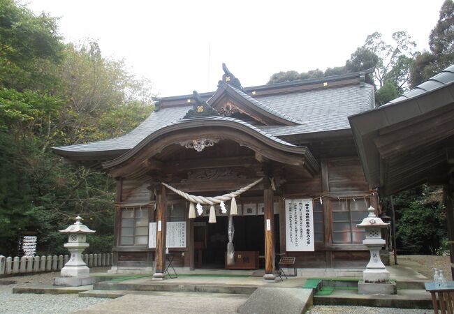 阿蘇神社の大宮司が勧請したとされています。