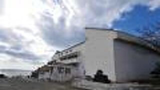 いわゆる民俗資料館的な展示とともに池島炭鉱の歴史，潜伏キリシタンの歴史がわかる