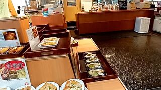 揚げたてのかまぼこを