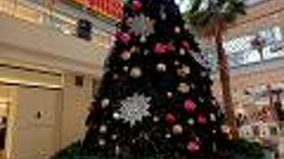 椰子の木とクリスマスツリー