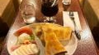 下の立ち食いソバと同じオーナーかも