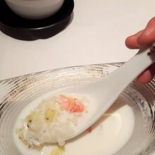 食べたことのないライスプティング風……スイーツです