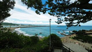 坂本龍馬像が見つめ続ける：桂浜