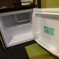 空の冷蔵庫もあります