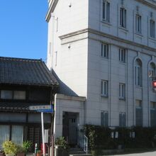 必見の金沢文芸館です