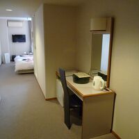 ツインルーム　柱が出っ張る変形的な配置？