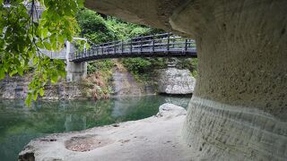 ちょぴり探検気分で景勝地を訪ねる