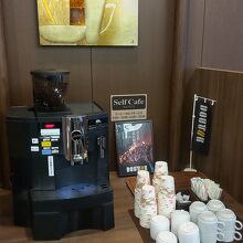 ロビーには無料のコーヒーサービス