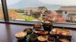 桜島の絶景を眺めながら食べる鹿児島郷土料理