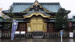 【社殿】17世紀、慶安年間に造営され戦火もくぐりぬけてきました