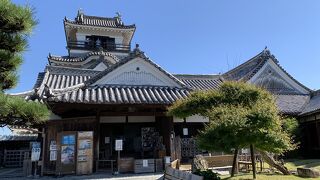 江戸時代の本丸の建物がそのまま残る唯一の城