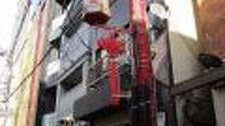 すぐに通り抜けてしまう道です