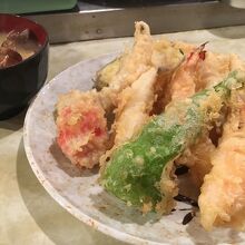 天ぷらとあさりのお味噌汁