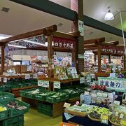 銘菓や土産だけじゃなく、生鮮食品・惣菜など高知の地産を豊富に扱う：物産館 サンリバー四万十