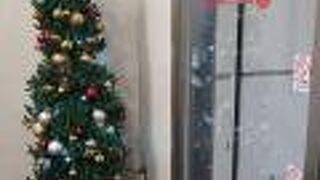 クリスマスツリーが雰囲気を盛り上げていました