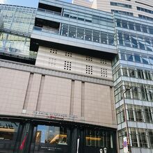 地上の商店街側からのアクセス