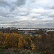 モスクワ大学のある高台からの眺めは必見！高層ビル群モスクワシティ・ルジニキスタジアム・モスクワ川などモスクワ市内を一望！
