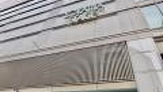 路線バスの乗り場がたくさんある