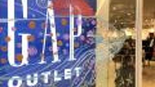 窓に可愛い絵が