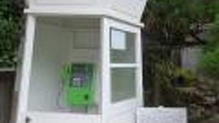 今も電話ボックスが