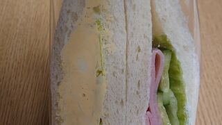 三角サンドイッチ(エッグ&ハム)等を購入