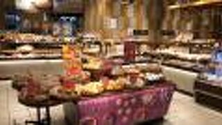 広いベーカリーカフェ！