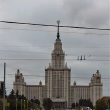 真正面から撮ると電線が架かってしまいました