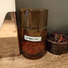 専用の酢でテイスト変更が可能