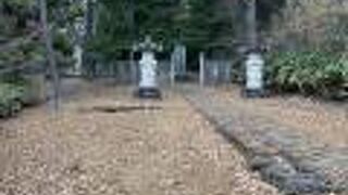 松平家の藩主の墓が並んでいました