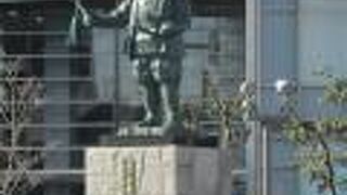 葵タワーの前辺り