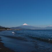 海越しの富士山