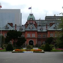 今後覆いで隠されて保存修復工事が進んでいきます。