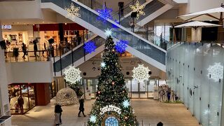 マークイズみなとみらいは大規模