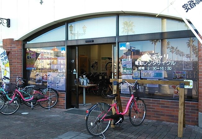 館山駅西口そば、電動自転車やロードバイクなど様々な自転車を借りられます