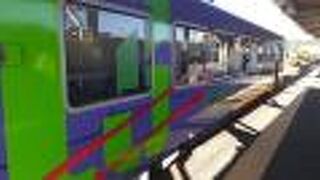 2021年11月23日現在、エヴァンゲリオンのラッピング車両が運行されています