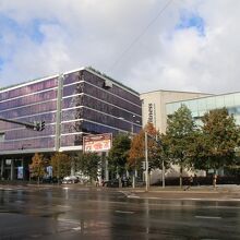 ソビエト占領下の建物もあり雰囲気は様々です