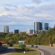 郊外からでもとても目立ちました。